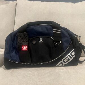 NWT OGIO Black and Blue Half Done Duffel Bag